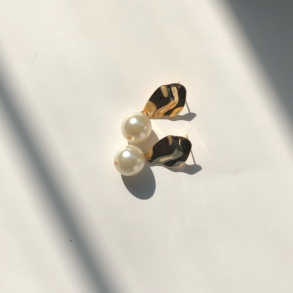 Gold Pearl Dangle Earrings, faux pearl earrings, - Picture 5 of 7